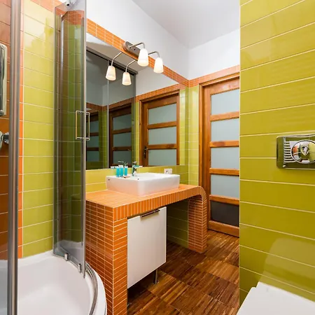 Praga Tower View By Bookinghost 아파트